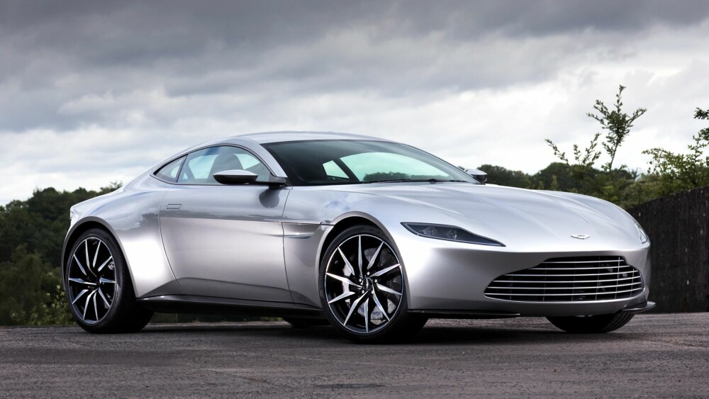 DB10: DB11 har likhetstrekk med DB10 som ble bygget eksklusivt for James Bond-filen "Spectre". Aston Martin er uløselig knyttet til 007. FOTO: Aston Martin DB10: DB11 har likhetstrekk med DB10 som ble bygget eksklusivt for James Bond-filen "Spectre". Aston Martin er uløselig knyttet til 007. FOTO: Aston Martin