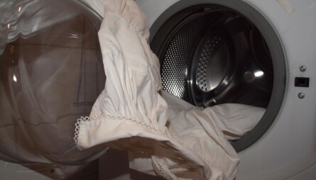 Slik vasker bunadsskjorten: Unngå disse feilene - Mote
