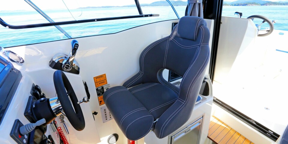 STANDARD: Askeladdens standardstol er behagelig, og sittestillingen fin selv på toppen av kjøleskapet.