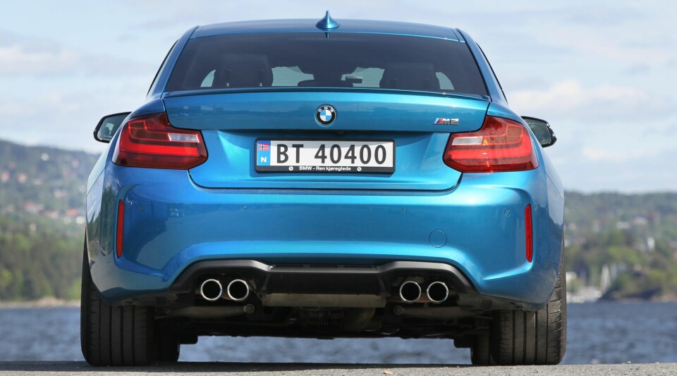 ET BEIST:  Treliteren yter 370 hk ved 6500 o/m og 465 Nm fra 1400–5560 o/min (500 Nm under overboost). Michelin Super Sport-dekkene i dimensjon 265/35 ZR 19 bak, har med andre ord nok å stri med.