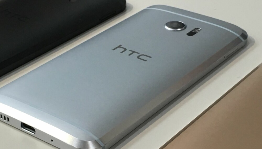 VELKJENT: HTC 10 føyer seg pent inn i rekken av lekre HTC-mobiler laget i et såkalt unibody-design. Årets modell har fått avskårne kanter versus tidligere modellers litt rundere former.