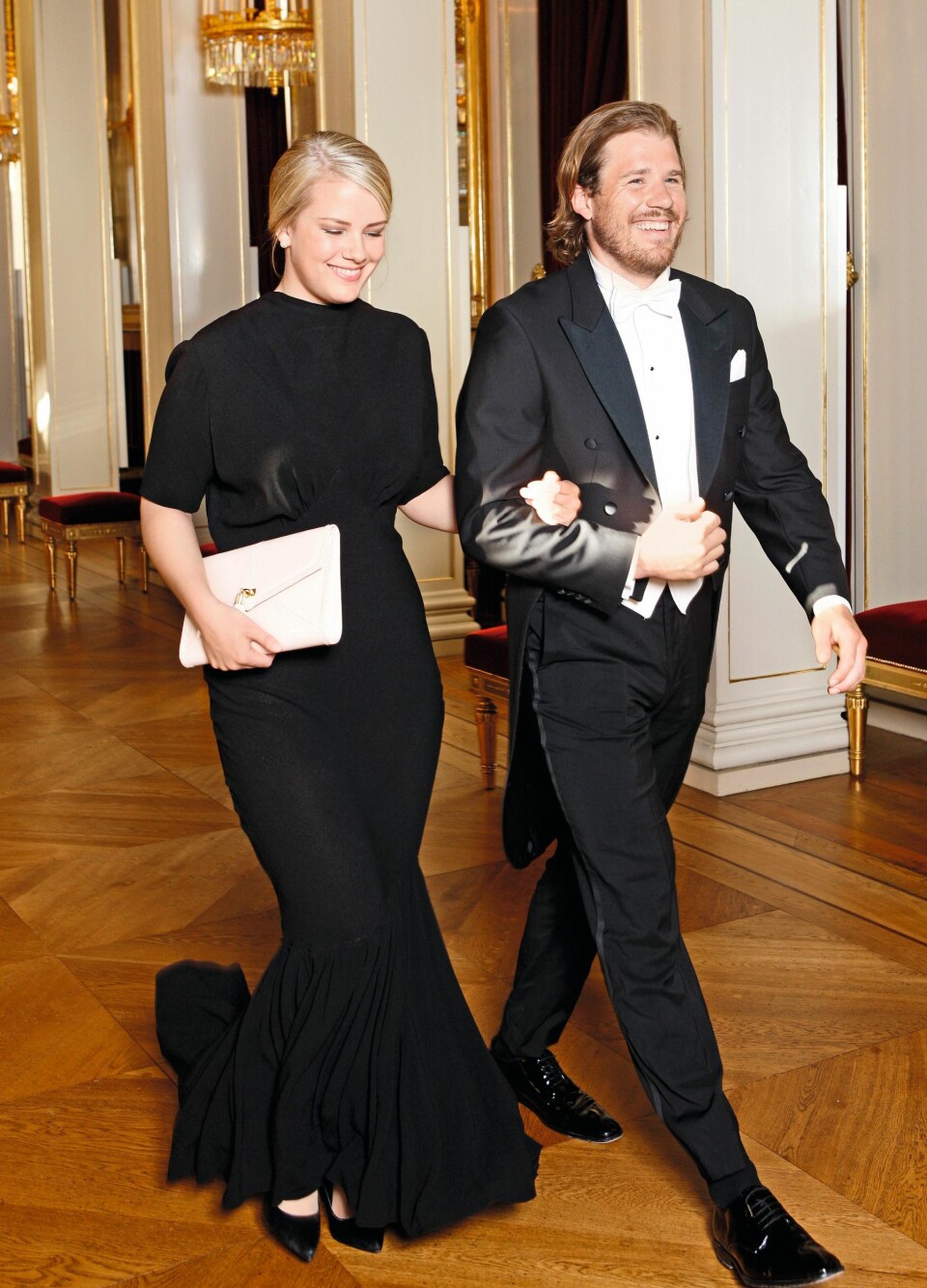 PÅ GALLA: Privat er Kjetil samboer med Nina Caroline Andresen. Her på en gallamiddag på slottet i fjor sommer.