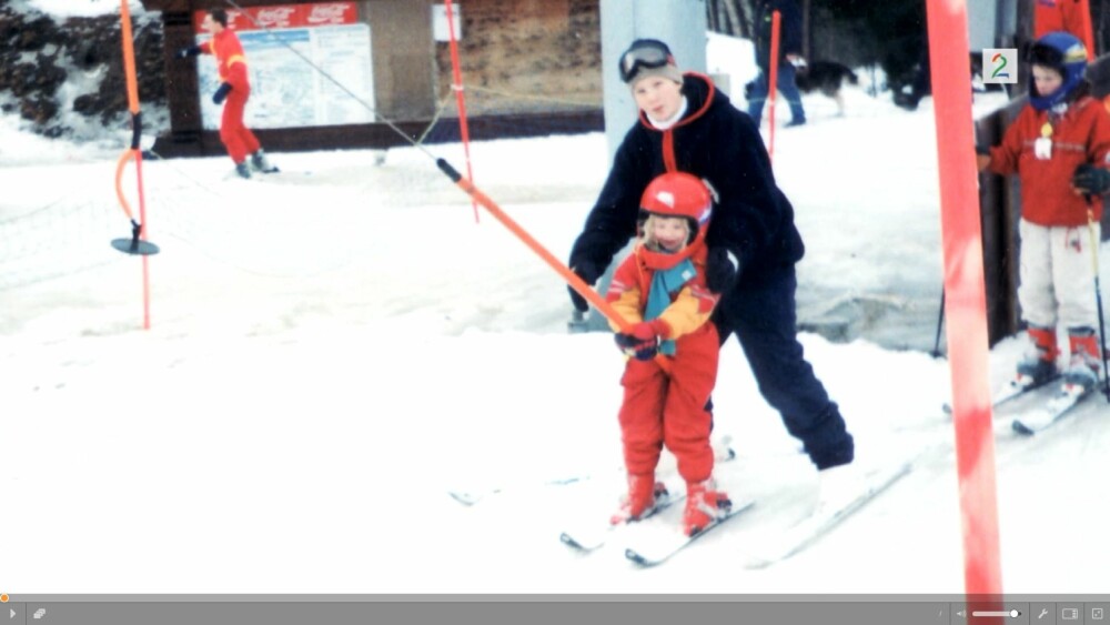 TIDLIG KRØKES: 
Silje startet å stå på snowboard da hun var fire år. Her er hun og moren i Kongsberg skisenter noen år senere. 