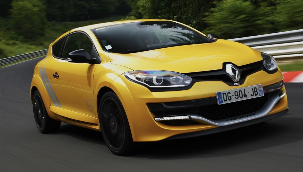 RÅSKINN: Her hjemme er det lett å glemme at Renault lager noen skikkelig kvasse biler, innimellom elbilene. FOTO: Renault