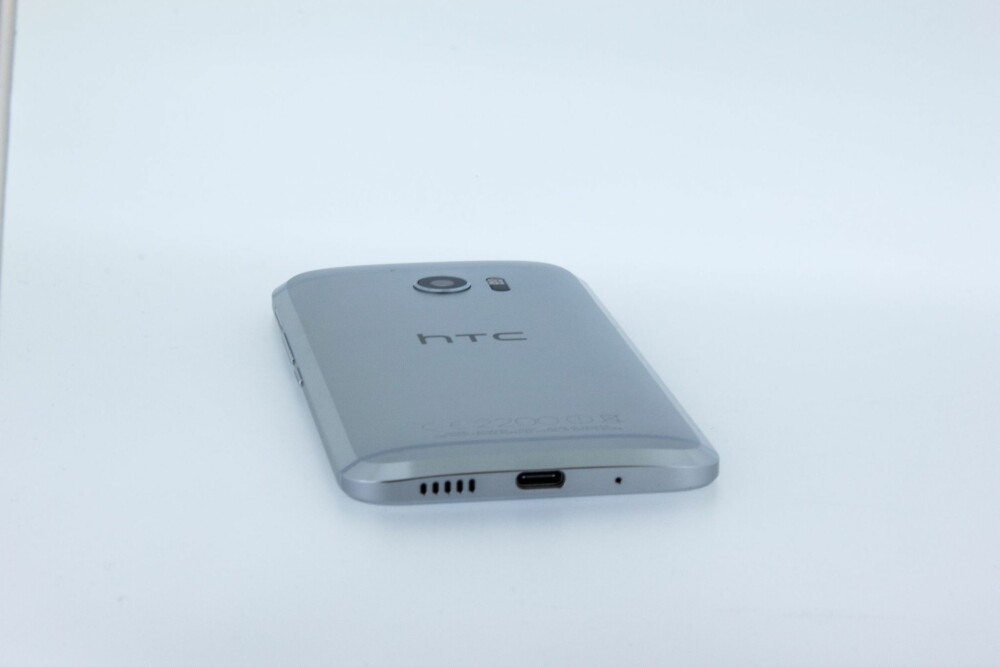 NY USB: HTC har valgt den nye USB C-pluggen på HTC 10. Det gir pluss i boka.