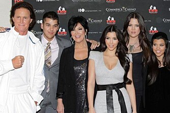 KARDASHIANS: Bruce Jenner er stefaren til Kim Kardashian og kompani. 