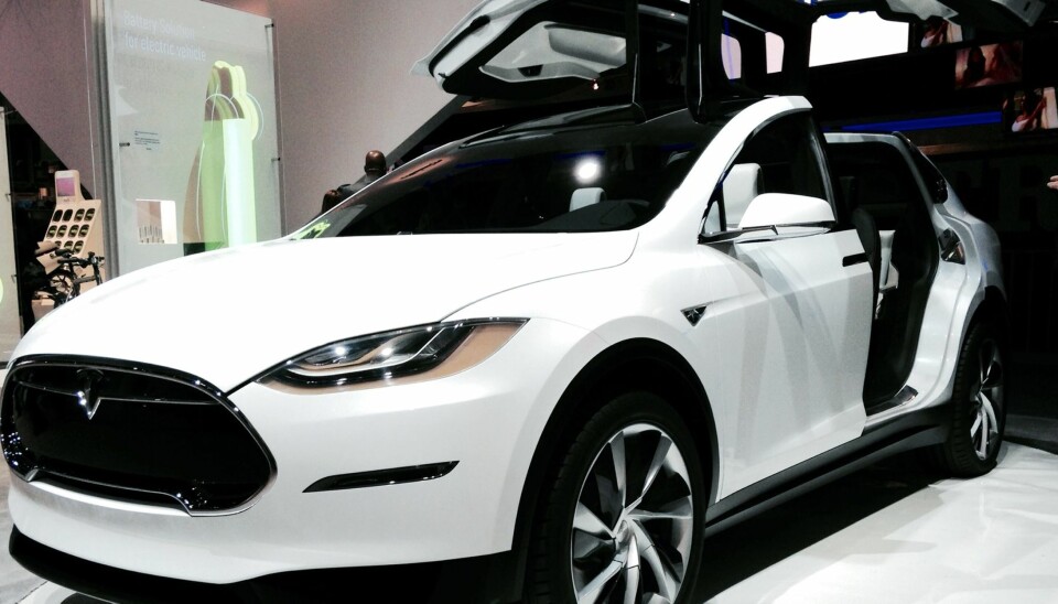 APPLE I STRUPEN PÅ TESLA: Nå vil Apple også ha en bit av el-bil-kaka, noe som Tesla (bildet) trolig vil få merke ifølge flere.