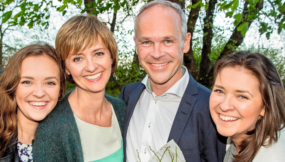 FAMILIEFEIRING: Jan Tore Sanner markerte 50-års-dagen med en middag med kona Solveig Barstad og deres døtre Maria og Sigrid.