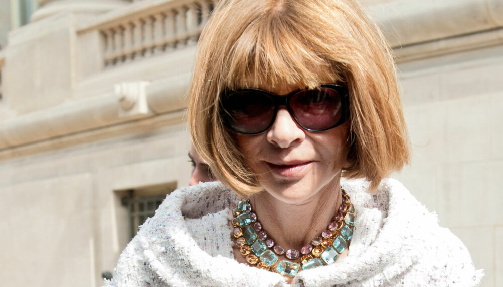 STILIKON: Vogue-redaktør Anna Wintour er kjent for bob og solbriller, og et fantastisk klesskap vi gjerne skulle dykket inn i.