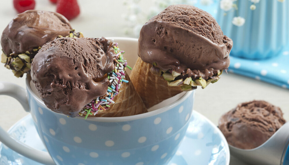 SUKSESS: Hjemmelagde sjokoladeiskuler i iskjeks gleder både store og små.