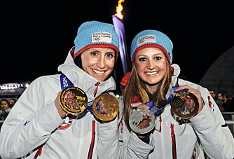 OL-SUKSESS: Ingvild tok gull og sølv på de to sprintdistansene under OL i Sotsji. Her med Marit Bjørgen, som tok tre gull til sammen.