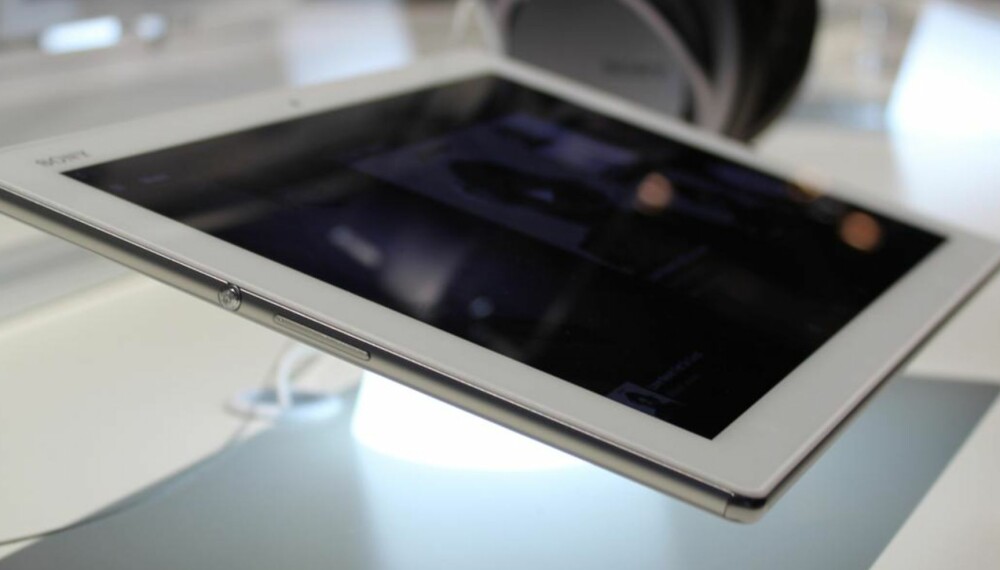 LETTEST: Sony er ute med Xperia Z4 Tablet, som skal være verdens letteste nettbrett. 
