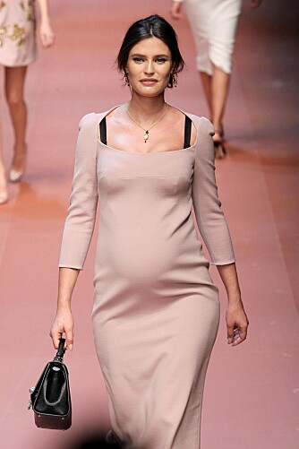 HYLLET MØDRE: Flere av modellene på catwalken var gravide.