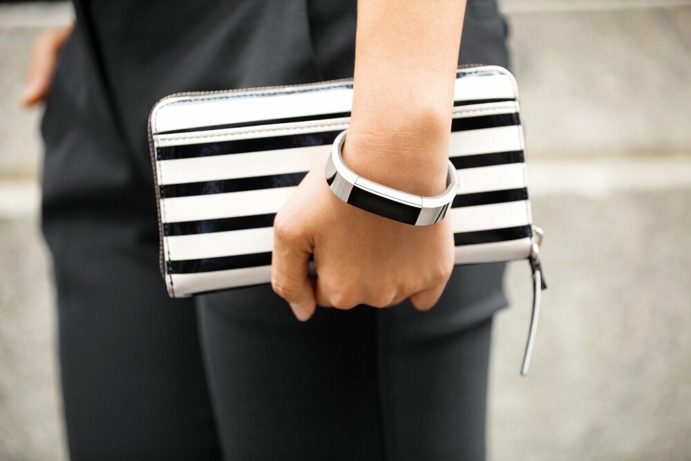 FIN TI FEST: Du kan selv bytte remmene på Fitbit Alta. FIN TI FEST: Du kan selv bytte remmene på Fitbit Alta.