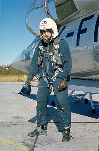 Ragnar Westskogen var en av tre «astronaut-piloter» på 331-skvadronen. Trykkdrakten ble senere erstattet med overlevingsdrakt.