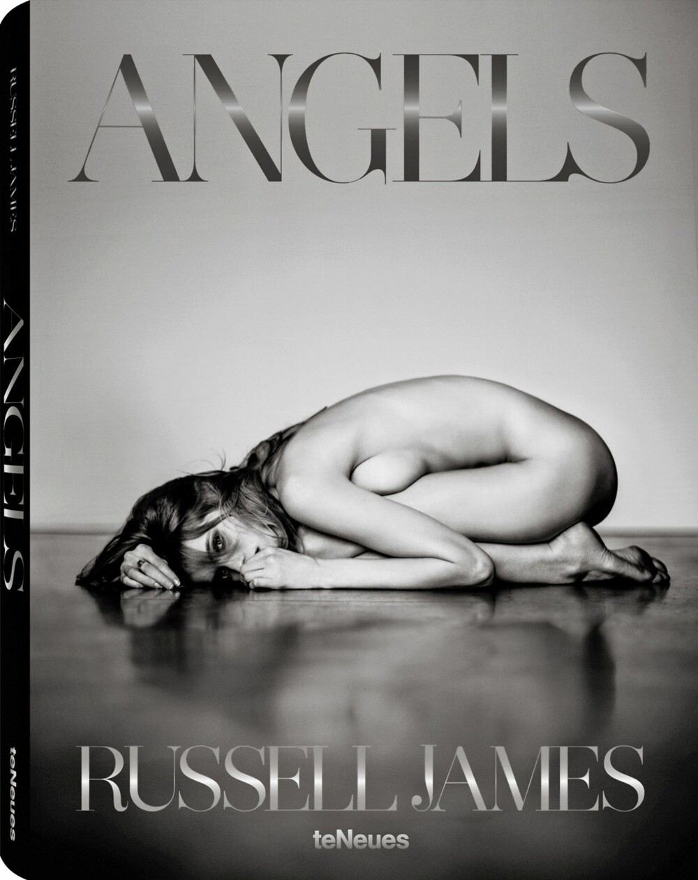 I «Angels» finner du 170 bilder over 304 sider. Noe å ønske seg i julegave kanskje?