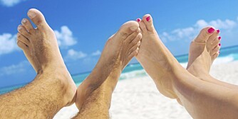 PÅ VIFT: Ta en sommerrens på føttene, så kan du vifte så mye du vi i sommer.