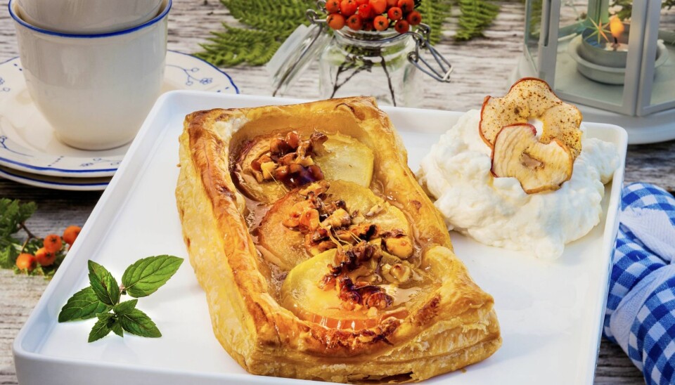 Servert med is blir dette en rask dessert eller som eplegodt
til kaffen.