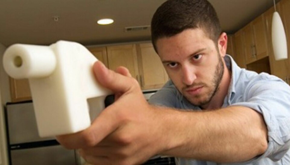 Cody Wilson, her hjemme i leiligheten sin i Austin, Texas, har ikke bare hisset på seg hjemlige myndigheter. Lovhåndhevere over hele Europa frykter at sånne våpen skal bli masseprodusert.