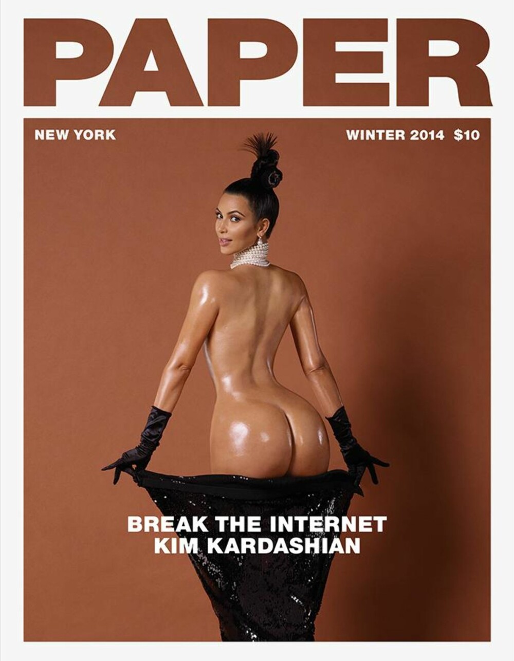 Kim Kardashian viser seg naken både forfra og bakfra i den nyeste utgaven til magasinet Paper. 