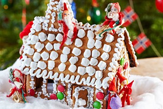 Pepperkakehus hører julen til, og dette er en kjempekoselig "jobb" å gjøre sammen med barn og barnebarn.