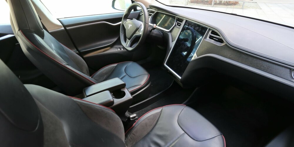 GOD ALLROUNDER: Tesla Model S scorer godt i alle kategorier i undersøkelsen. 98 prosent av eierne sier de definitivt kan velge Model S som neste bil. FOTO: Terje Bjørnsen