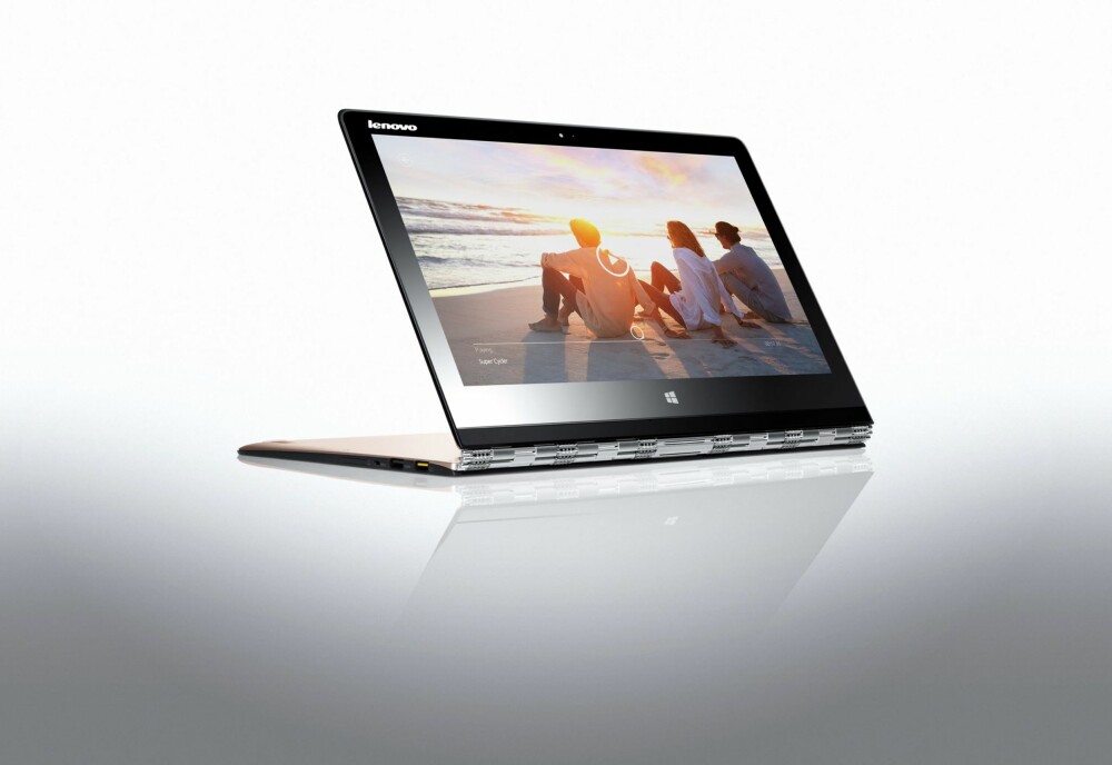 HELT RUNDT: Skjermen på Lenovo Yoga Pro 3 kan brettes 360 grader rundt og legges flatt mot baksiden av PC-en.