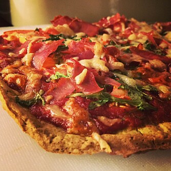 SUNN PIZZA: Nina var skeptisk, men den supersunne pizzaen ligger nå an til å bli en ny favoritt.