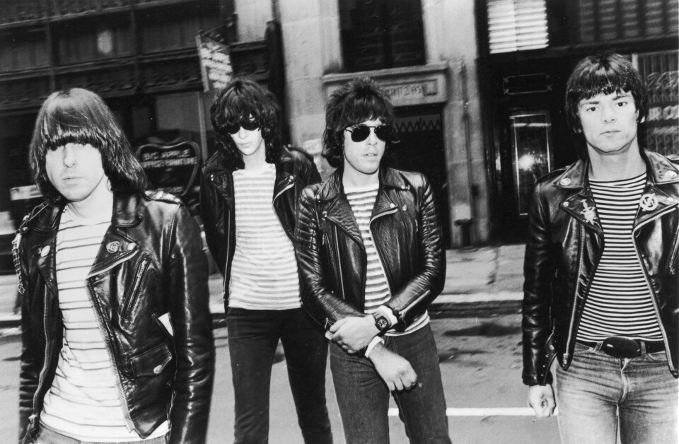 Gutta i The Ramones har også gitt sitt bidrag for å gjøre skinnjakken ikonisk.