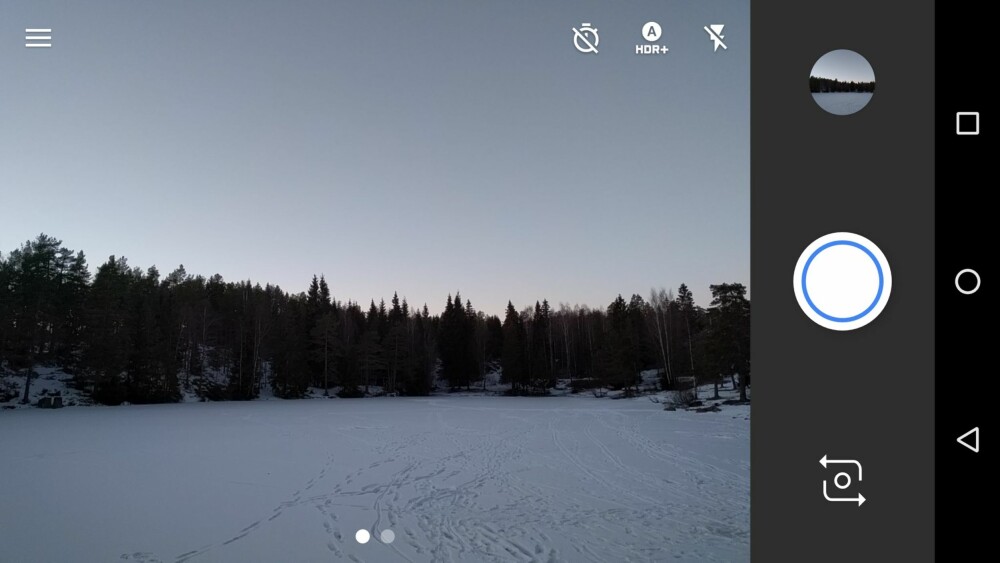 I Google Camera kan du trykke på de tre strekene oppe i venstre hjørne for å åpne menyen, eller sveipe fingeren inn fra venstre.