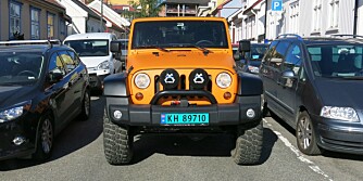FARGERIK: Jeep Wrangler AT 37 gir farge til omgivelsene. FOTO: Martin Jansen