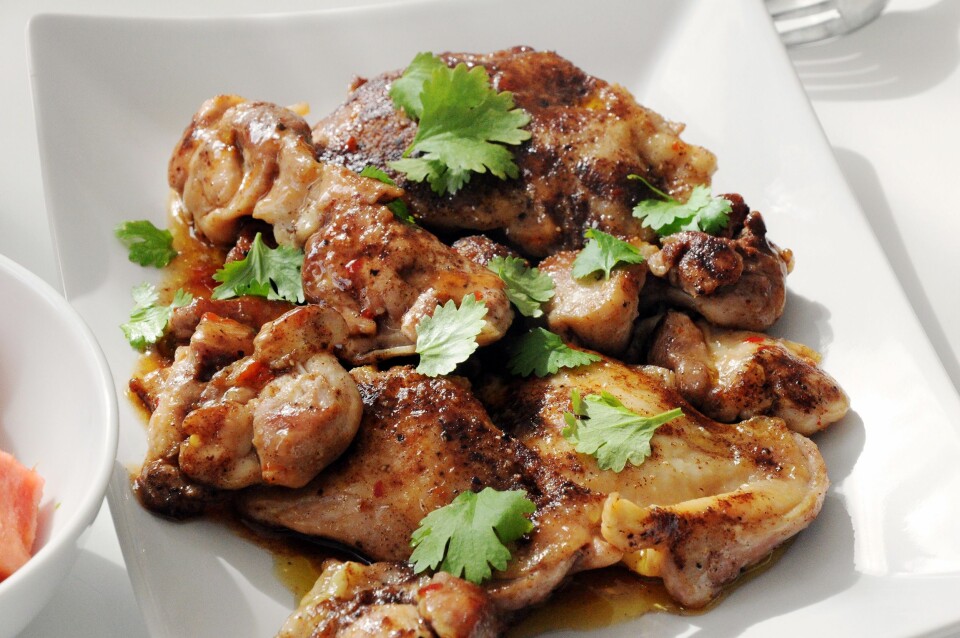 SMAK AV ASIA: Søt chillikylling er en slager både hos store og små, og er enkel å lage i en hektisk hverdag.