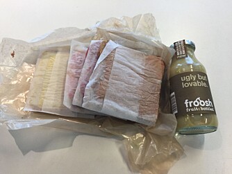 SOLID: Matpakken "Frøya" bestod av fire solide skiver med fruktsmoothie som drikke. SOLID: Matpakken "Frøya" bestod av fire solide skiver med fruktsmoothie som drikke.