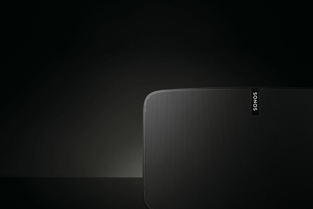 PLAY 5: Vi har testet Sonos Play:5, som nå er den mest velspillende høyttaleren til Sonos. PLAY 5: Vi har testet Sonos Play:5, som nå er den mest velspillende høyttaleren til Sonos.
