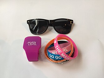 TML-klokke, solbriller og 7 forskjellige armbånd. TML-klokke, solbriller og 7 forskjellige armbånd.