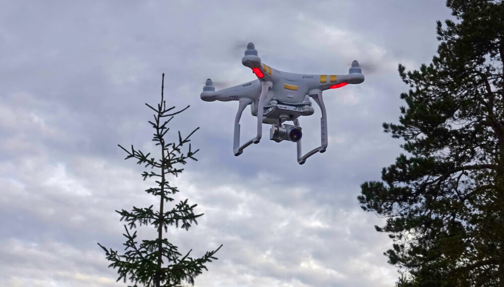 DRONE: Quad-koptere med kamera, såkalte droner, har blitt populære både blant amatører og profesjonelle.