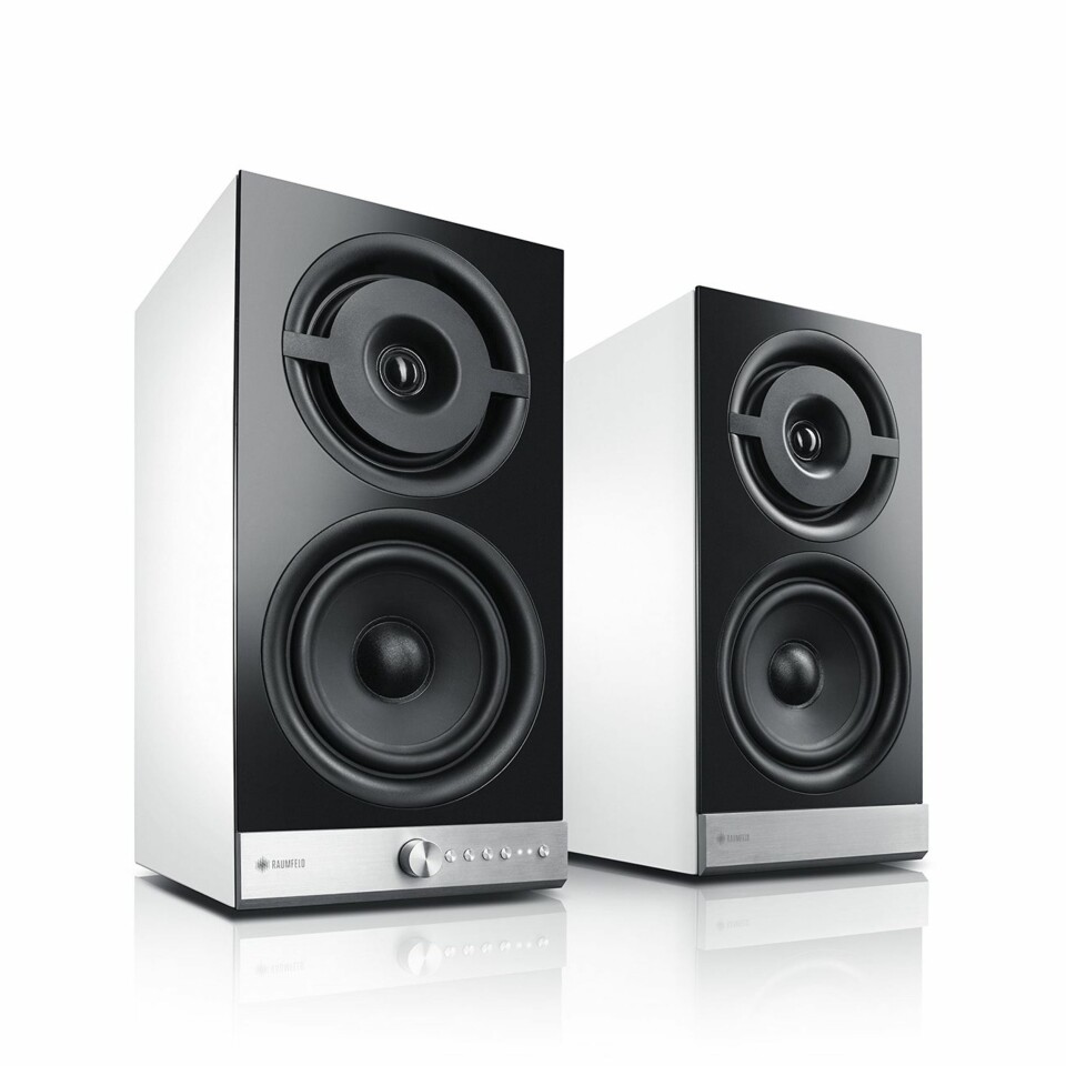 HI-FI: Stereo M ser ut som et helt tradisjonelt høyttaler-par, med unntak av knappene i front.