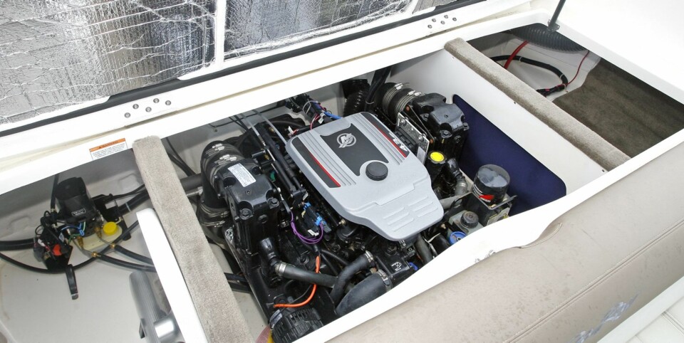 KOSTBAR: Den store 4,3-literen koster dessuten en god slant å ta inn til Norge. Det forstår vi ikke helt. FOTO: Petter Handeland