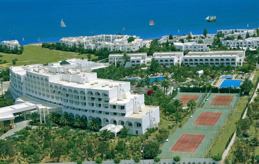 LEKKERT: Hotell Kanta ligger sentralt i Port El Kantaoui, rett ved siden av en 18-hulls golfbane og med gangavstand til hotelles egen strand.