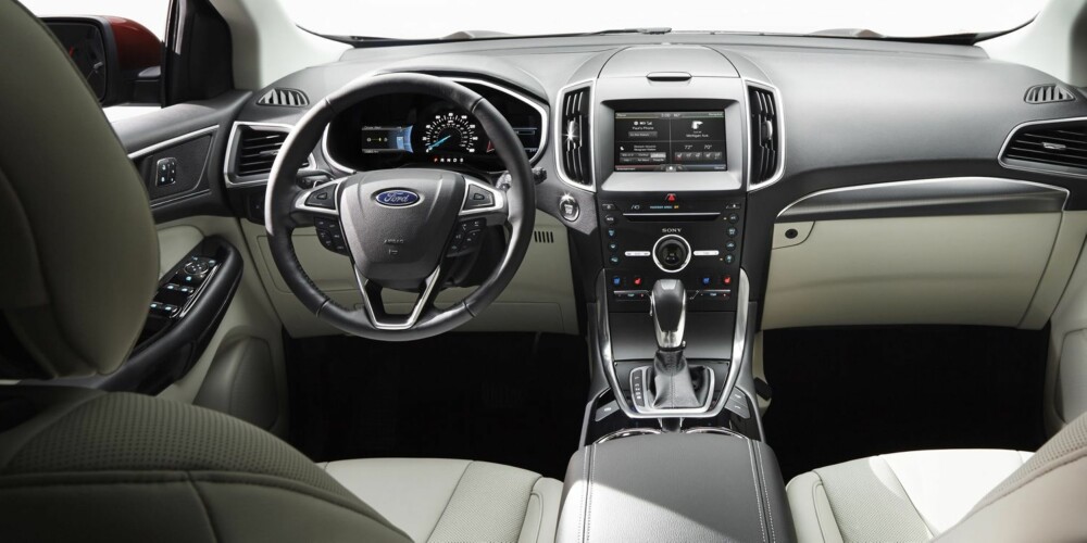SUV: Ford mener Edge kan konkurrere med premium-SUV. FOTO: Ford SUV: Ford mener Edge kan konkurrere med premium-SUV. FOTO: Ford