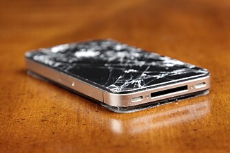 VANLIG: Knust skjerm er den aller vanligste skaden folk opplever å få på sin iPhone.