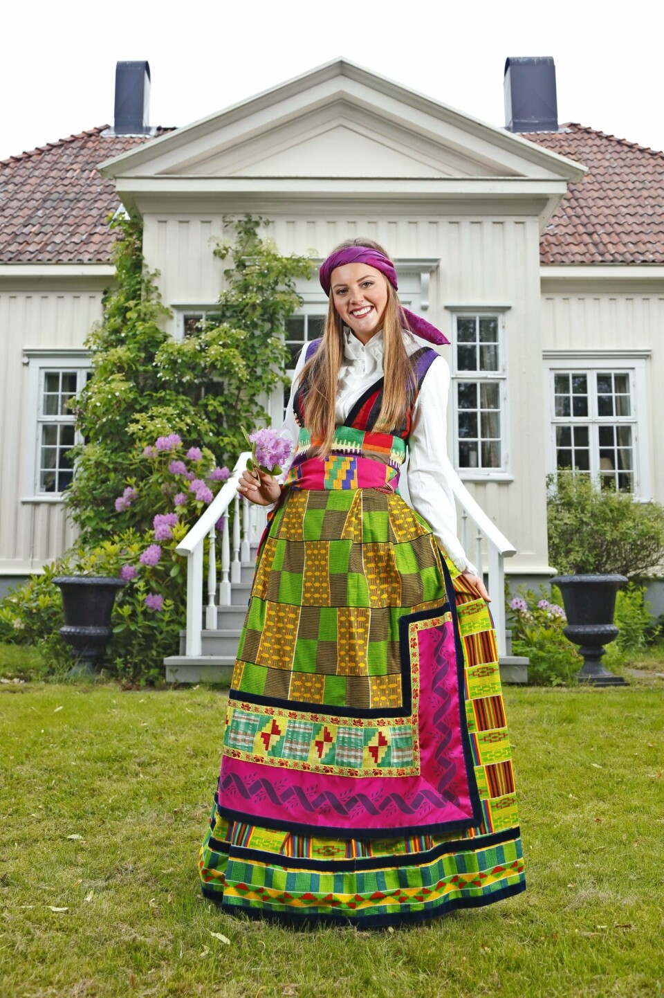 FARGEFEST: Du kan vinne denne afrikanske beltestakken til en verdi av 30000 kroner.