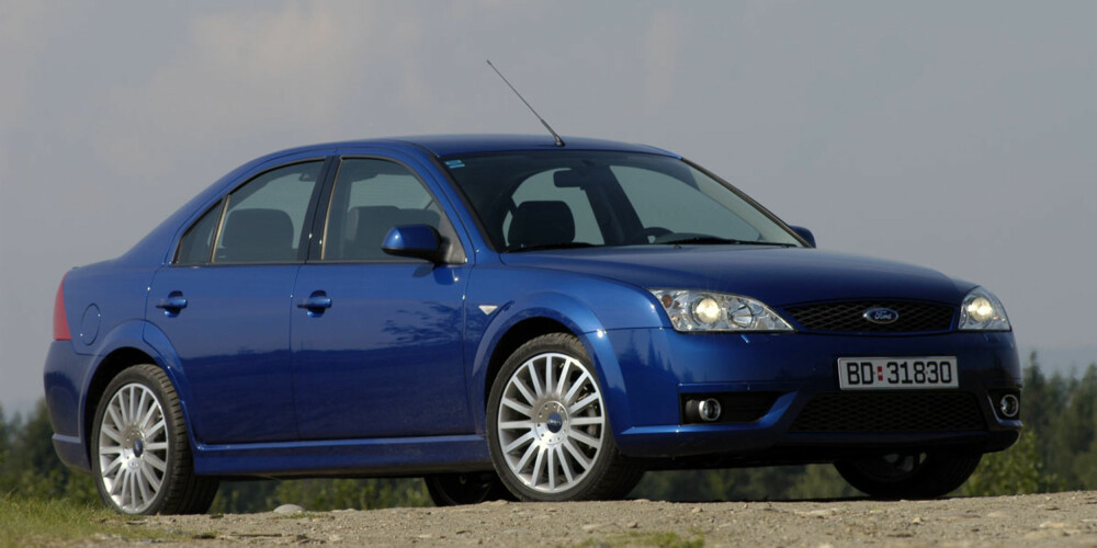 Ford Mondeo ST 220 skilter med 226 hk fra en tre-liters V6. Ford Mondeo ST 220 skilter med 226 hk fra en tre-liters V6.