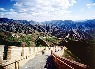 MUREN: Vi skal selvsagt komme oss opp på den berømte kinesiske mur.