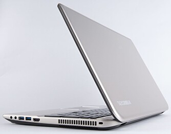 PEN: Bruken av lyse flater i børstet aluminium gjør Toshiba Satellite P50t-B-10K til en pen PC.