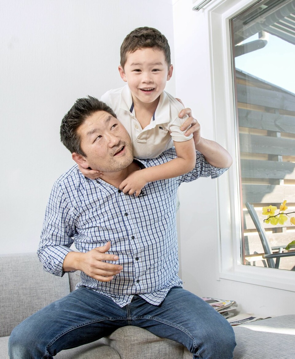 UT OG FLY: Bjørn Egil gleder seg til å ta med familien til Sør-Korea når yngstesønnen Magnus blir gammel nok.