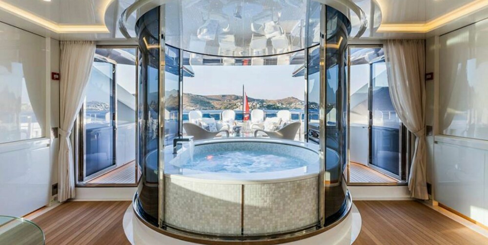 PARTY-TRICK: Denne spa-avdelingen på 2. dekk kan trekkes fram som et spesielt innslag om bord. FOTO: Verft PARTY-TRICK: Denne spa-avdelingen på 2. dekk kan trekkes fram som et spesielt innslag om bord. FOTO: Verft