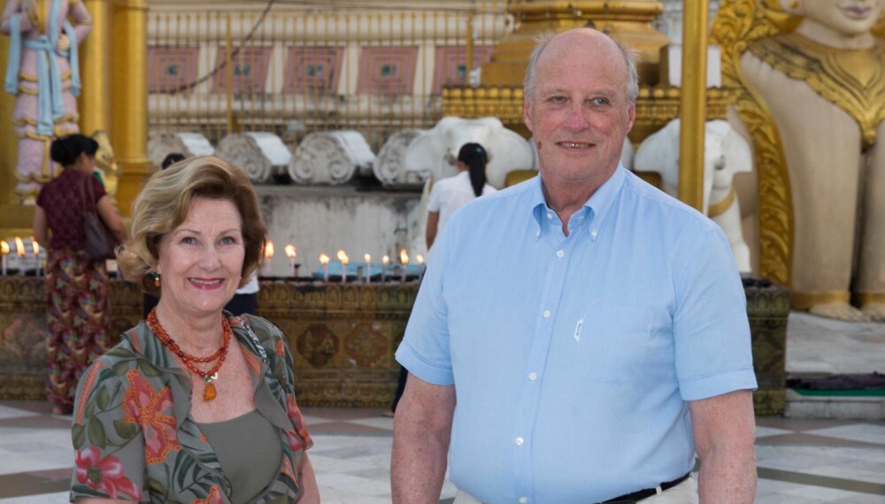 PÅ HELLIG GRUNN: Kong Harald og dronning Sonja hadde lenge gledet seg til besøket i Shwedagon Pagode.