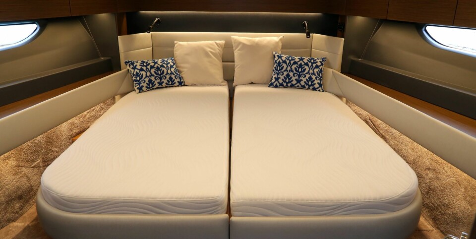 GJESTELUGAR: Lugaren i baugen er tiltenkt gjester eller barn. Køye med saksesplitt kan bestilles som ekstrautstyr.