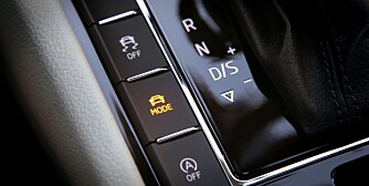 MOROKNAPPEN: Kjøremodiene Eco, Comfort, Normal, Sport eller Individual (egenkomponert) er bare et knappetrykk unna og lar deg tilpasse bilen etter humør og kjøreforhold. 